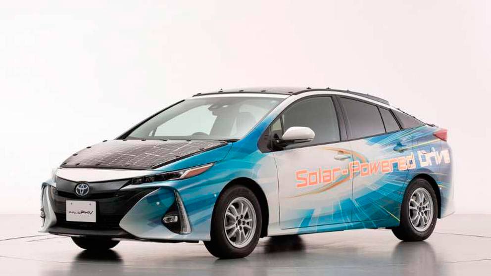 Toyota prueba un coche con paneles solares que no necesitará recarga eléctrica